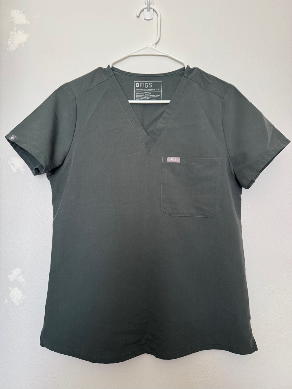 Figs catarina scrub top